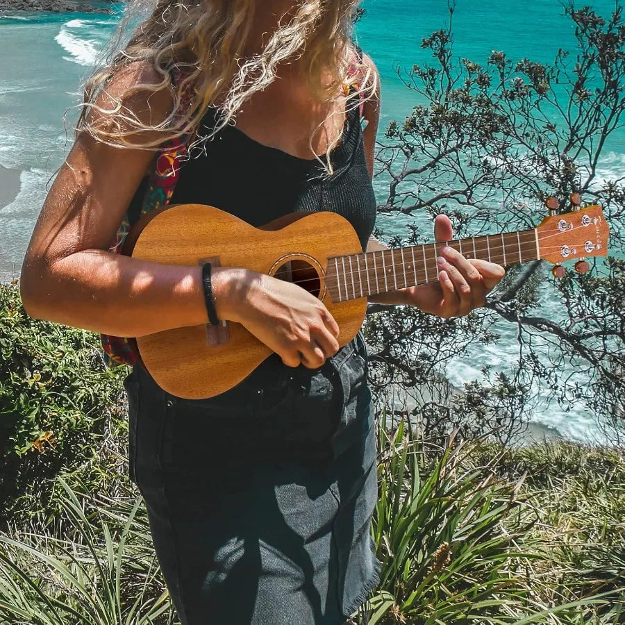 SHXI Walnut Concert Ukulele For Beginners With Free Online Lessons Starter Kit